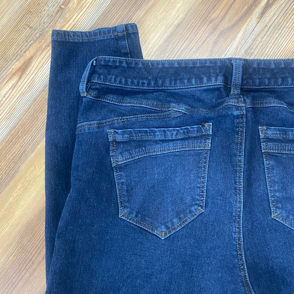 4/$16 Liverpool Jeans - Picture 3 of 11
